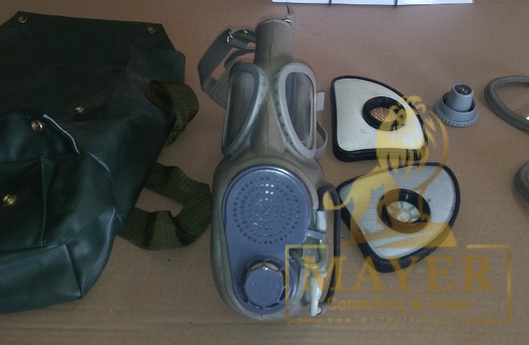 Czech M10M gas mask with filter and full kit from Czech military surplus